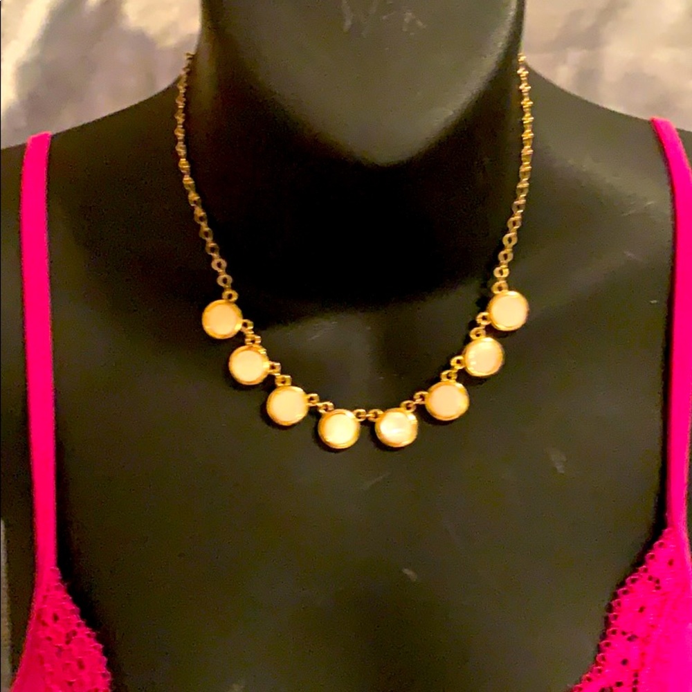 Necklace chain glossy circle pattern